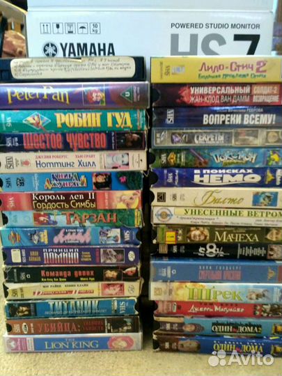 Видеокассеты VHS с художественными фильмами