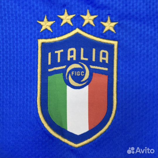 Футбольная форма сборной Италии 2022/23