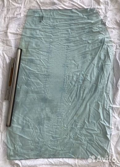 Стекло задней левой двери Toyota Camry v50 v55