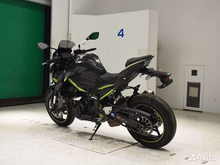 Kawasaki Z900-2 (2021)