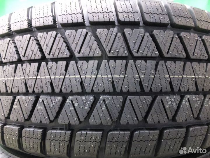 Bridgestone Blizzak DM-V3 275/60 R20 115R