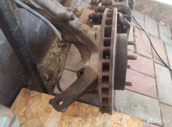 Поворотные кулаки Mitsubishi Galant 8 в сборе