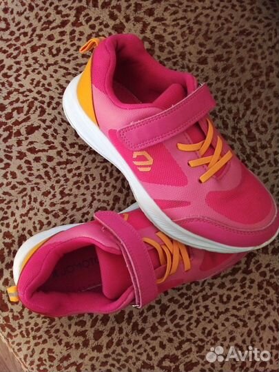 Кроссовки р.35 для девочки