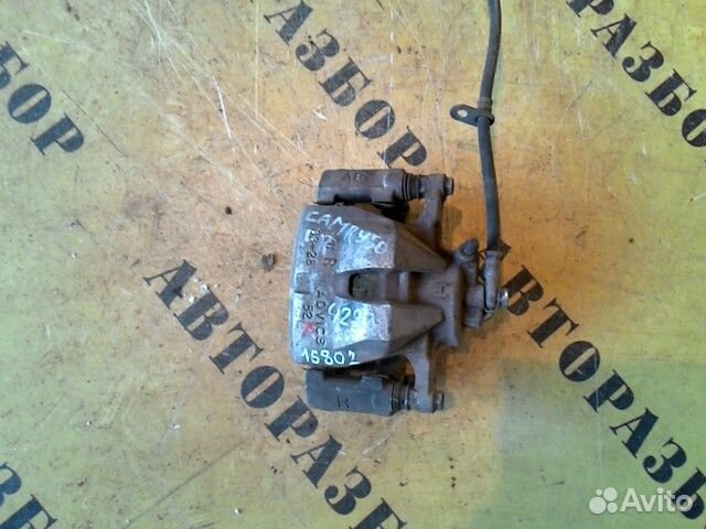 Суппорт передний правый Toyota Camry 50 2011-2017