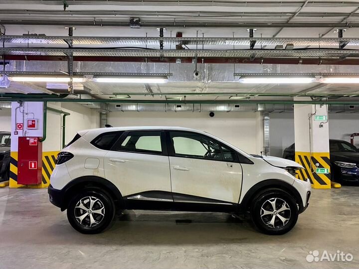 Renault Kaptur 1.6 CVT, 2022, битый, 13 650 км