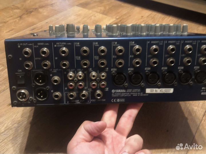 Микшерный пульт yamaha mg 12/4FX