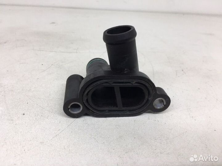 Фланец системы охлаждения Volkswagen Touareg 2 NF