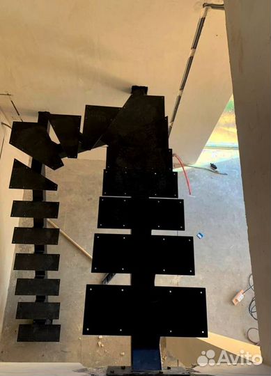 Лестницы г-образные под ключ