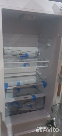 Встраиваемый холодильник