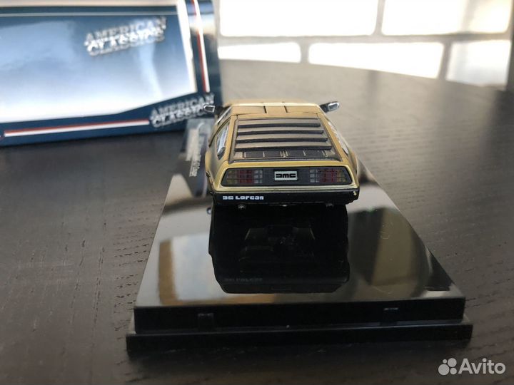 DeLorean DMC 12 coupe gold 1:43 Vitesse