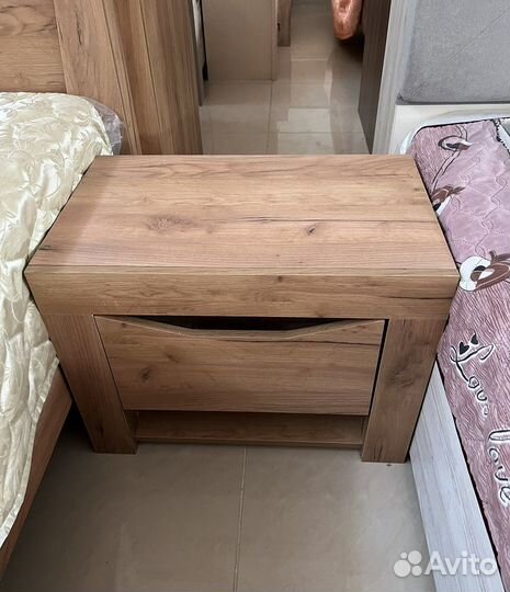 Тумба прикроватная