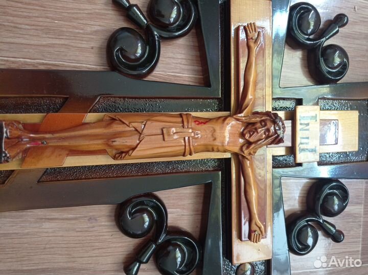 Крест ручной работы на стену новый