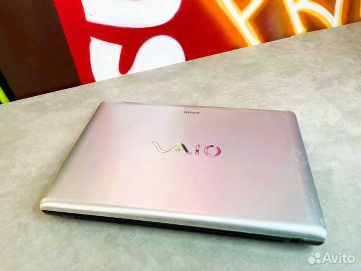 Ноутбук sony vaio core i3/RAM 4gb/HDD 500gb
