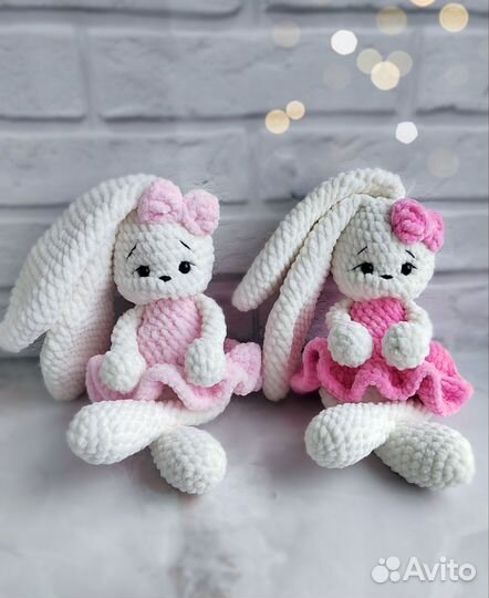 Вязаный заяц плюшевый