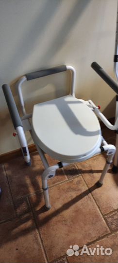 Санитарный стул