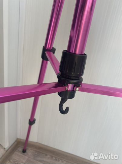 Мольберт тренога металлический алюминий. розовый