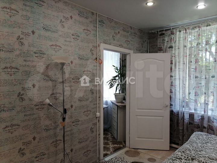 Комната 26,8 м² в 5-к., 1/3 эт.