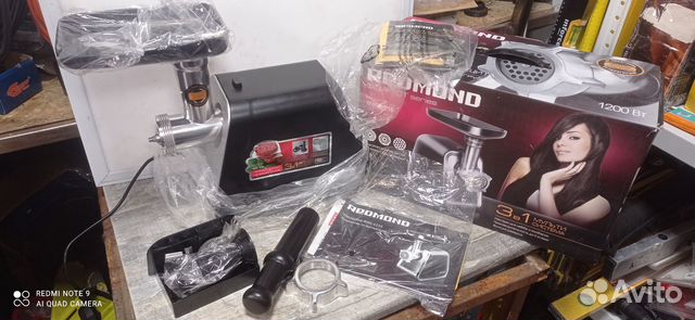 Мясорубка электрическая бу Redmond