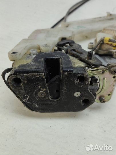 Замок боковой двери задний левый Hyundai Elantra
