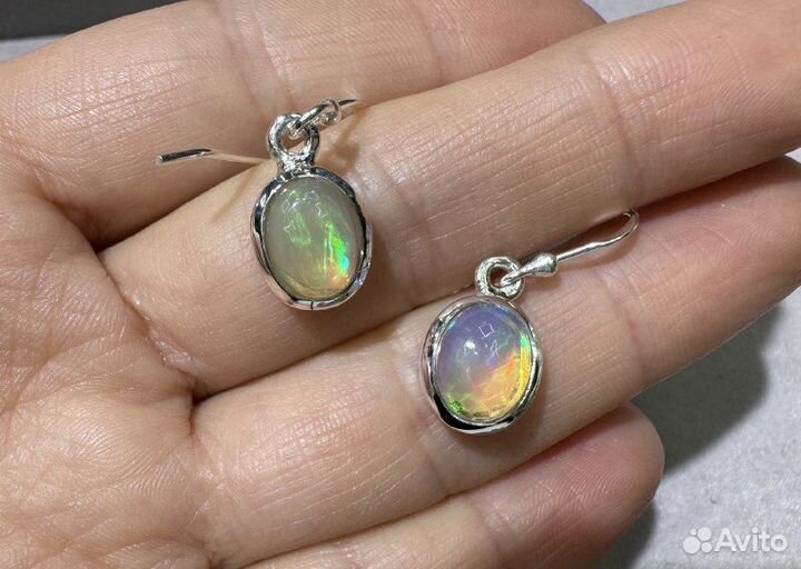 Серебряные серьги с опалом