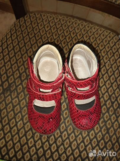 Закрытые туфли