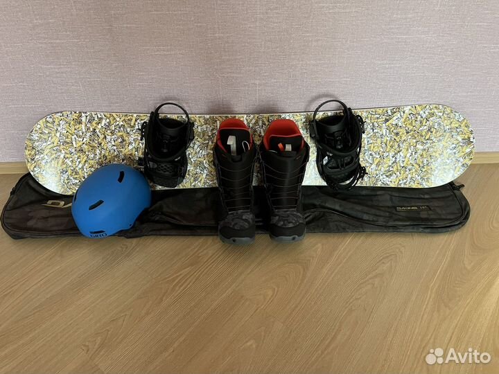 Сноуборд (155), крепы, ботинки, шлем, чехол