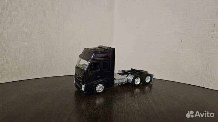 Тягач Volvo