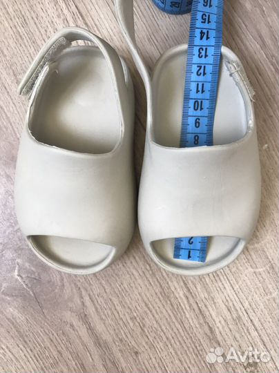Сандали детские yeezy