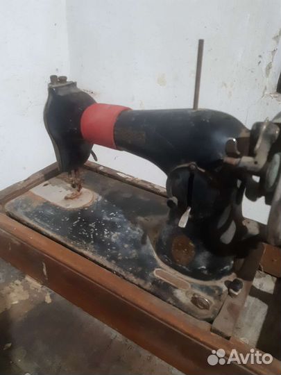 Швейная машина Singer