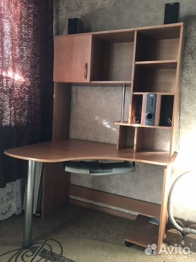 Компьютерный стол