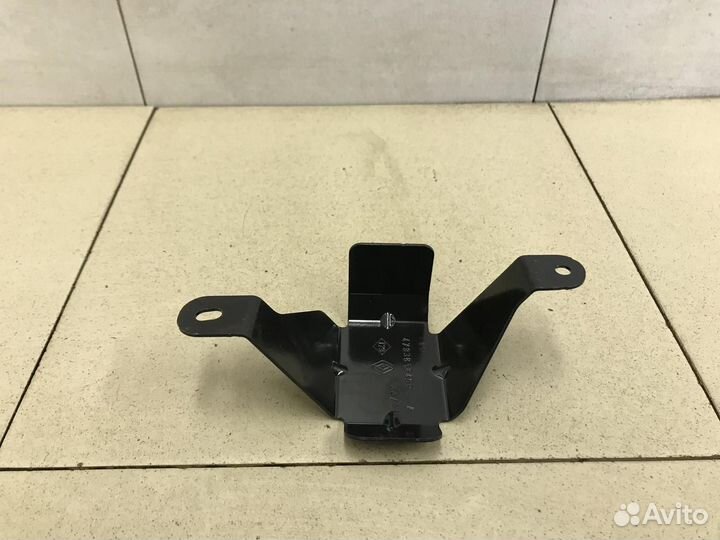 Кронштейн (сопут. товар) Duster 2012