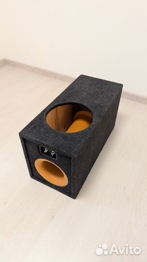 Короб для сабвуфера 12 дюймов на трубе