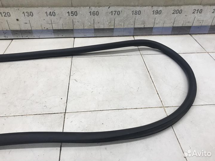 Уплотнитель (внутри) Octavia (A5 1Z) 2004-2013