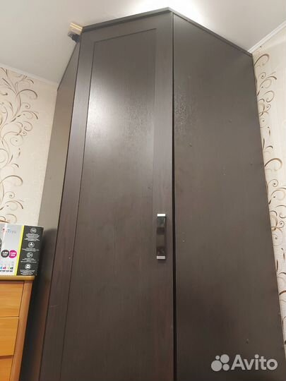 Угловой шкаф