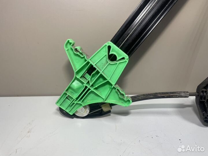 Стеклоподъемник задний правый Фольксваген Гольф 7