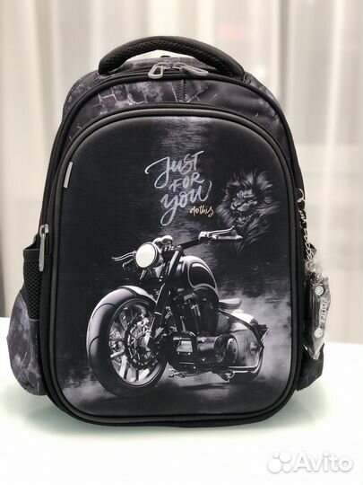 Рюкзак школьный с ортопедической спинкой