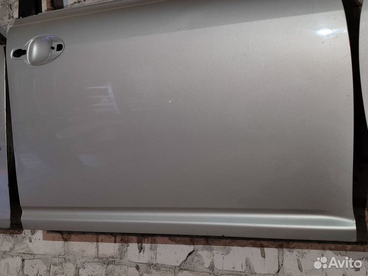 Дверь передняя правая Avensis 250 левый руль