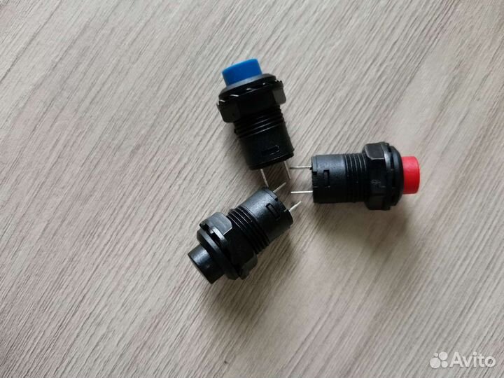 Кнопочный выключатель