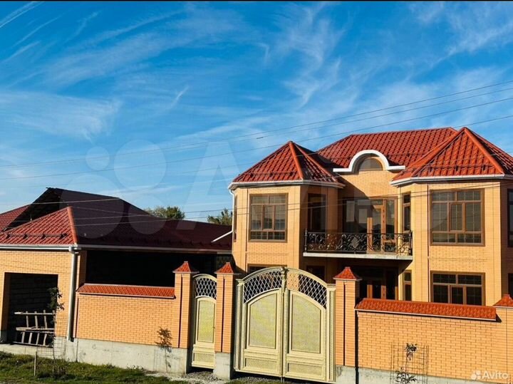 Дом 360 м² на участке 6,5 сот.