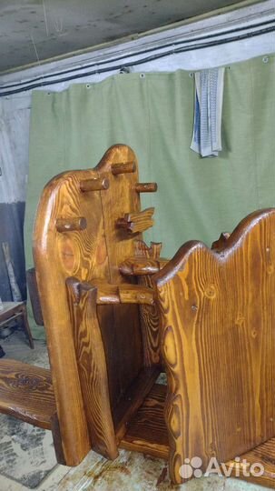 Кормушка для белок и птиц