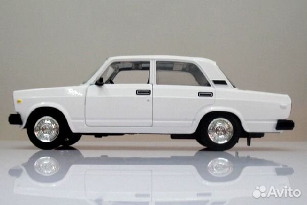 Ваз-2106, ваз-2107 масштаб 1/24 (свет, звук)