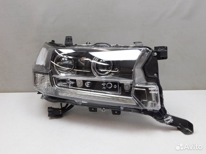 Фара правая Toyota Land Cruiser