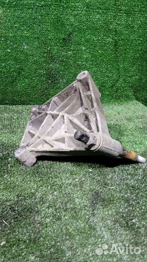 Кронштейн опоры кпп Renault Megane