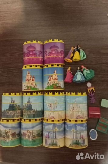 Игрушки. Замки с принцессами. Высота замка 6 см. В