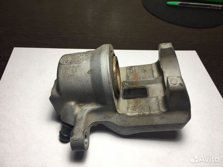 Toyota rav4 2.0 2006-2013 Тормозной суппорт правый