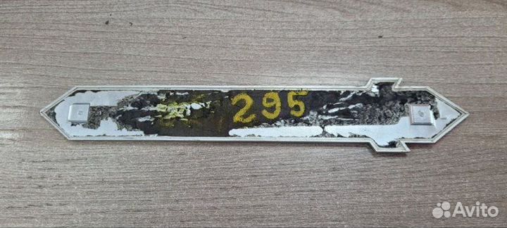 Эмблема левая Toyota Land Cruiser GRJ200