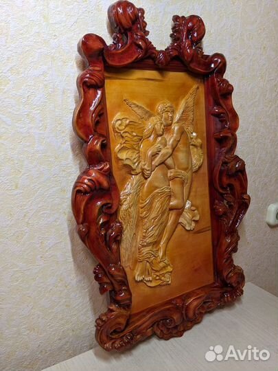 Резное панно