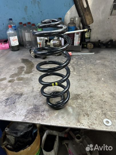 Пружина задная BMW E70 E71 оригинал