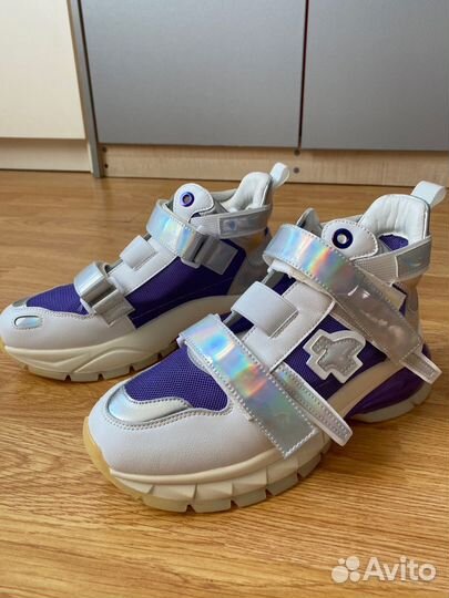 Кроссовки женские 37 размер