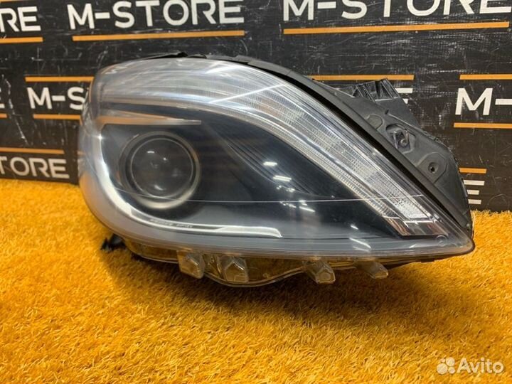 Фара правая Mercedes-Benz B-Class W246 270.910